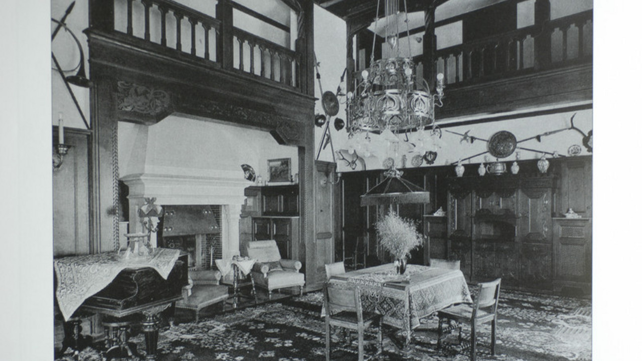 Esszimmer, Zustand vermutlich 1914; Bild aus: Schloss Bergfeld in der Eifel, Architektur-Verlag Heiss & Co., Cöln-Lindenthal, 1914