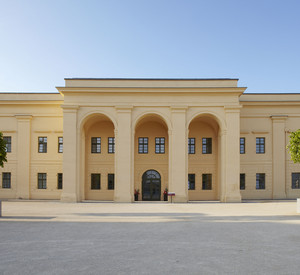 Der Obere Schlosshof mit Blick auf den Portikus