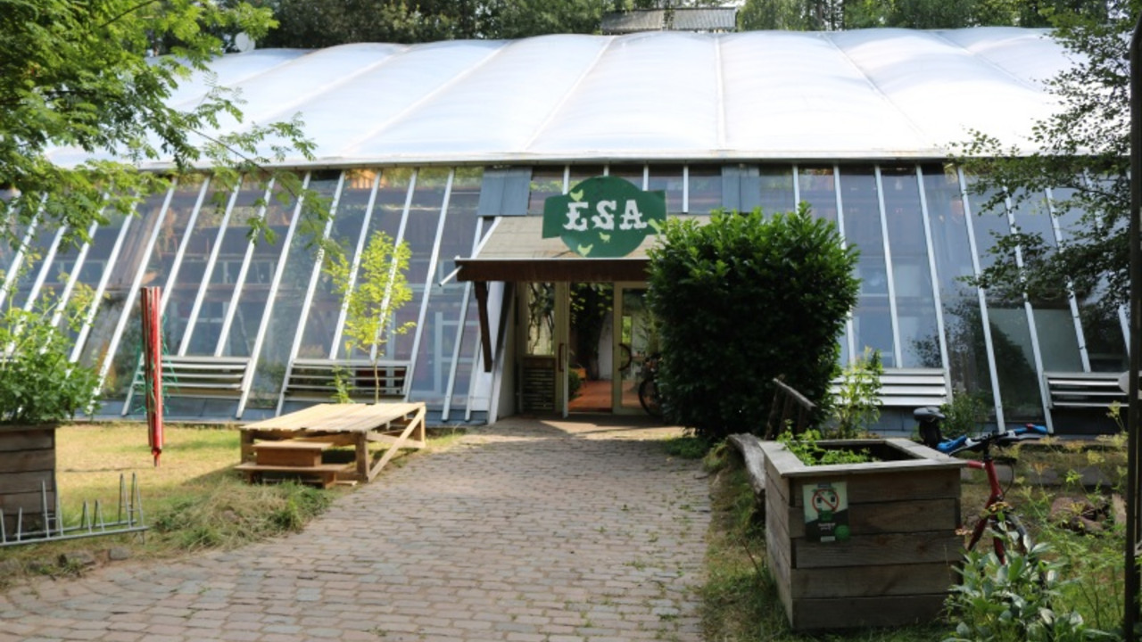 TU Kaiserslautern, Energiesparendes Studenwohnheim (ESA), Ansicht von Außen © Roswitha Kaiser, GDKE, Landesdenkmalpflege TU Kaiserslautern, Energiesparendes Studenwohnheim (ESA), Ansicht von Außen © Roswitha Kaiser, GDKE, Landesdenkmalpflege