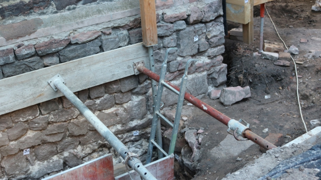 Worms, Synagoge, freigelegtes Fundament © Roswitha Kaiser, GDKE, Landesdenkmalpflege