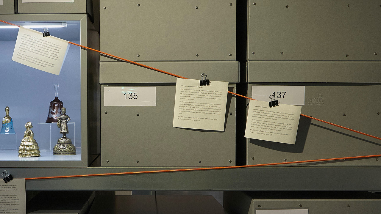 Blick in die forschende Ausstellung „Esskulturen“ mit beispielhaften „Museumskisten“. Foto: GDKE Rheinland-Pfalz / Pfeuffer Blick in die forschende Ausstellung „Esskulturen“ mit beispielhaften „Museumskisten“. Foto: GDKE Rheinland-Pfalz / Pfeuffer