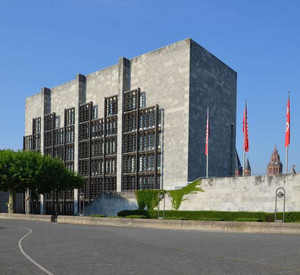 Mainzer Rathaus, Rheinseite mit Rathausplateau @ Georg Peter Karn, GDKE, Landesdenkmalpflege