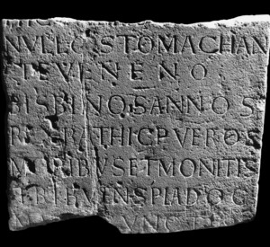 Das Epitaph eines Lorscher Klosterlehrers. © Staatliche Schlösser und Gärten Hessen