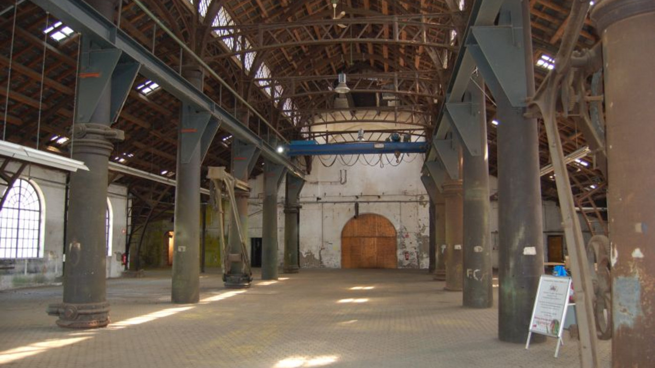 Gießhalle, Inneres vor der Instandsetzung (2007) © GDKE, Landesdenkmalpflege, G. P. Karn Gießhalle, Inneres vor der Instandsetzung (2007) © GDKE, Landesdenkmalpflege, G. P. Karn