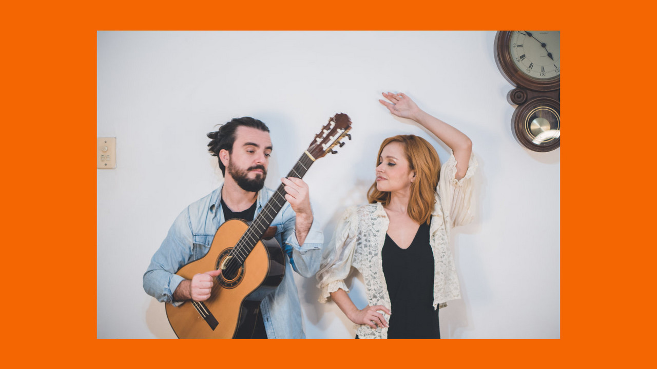 Foto Fernanda Santanna und Will Magalhaes mit Gitarre
